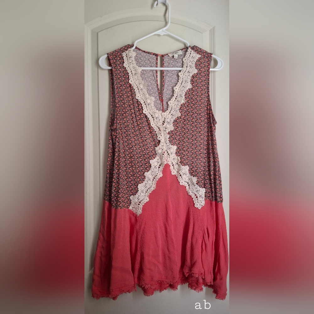 UMGEE Wome'n Top Size L With Embroidery Lace In Front  Printed‎ & Solid Fabric